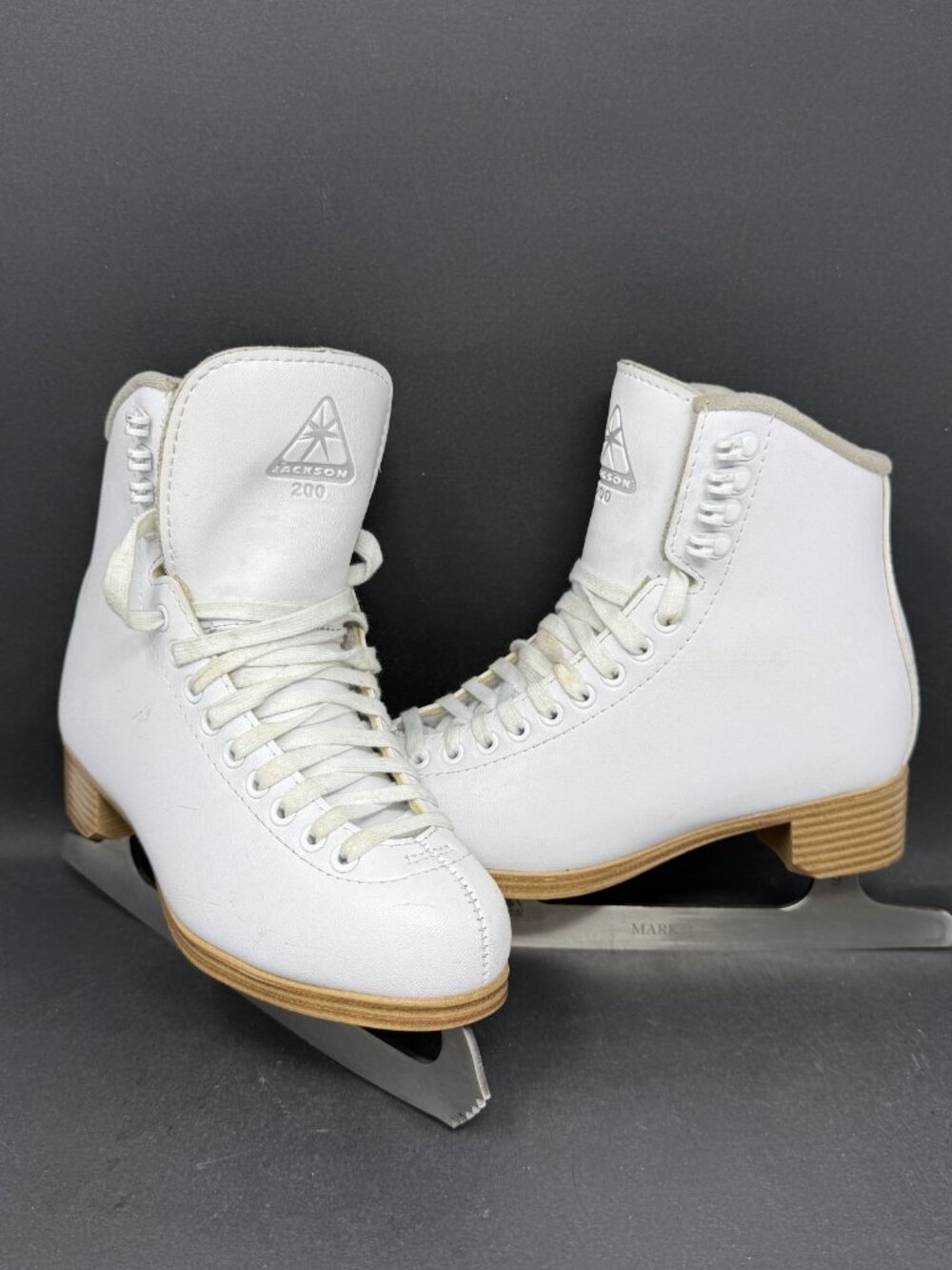 Jackson Ultima 200 Classic Mark 1 Womens 4 Ice Skates White